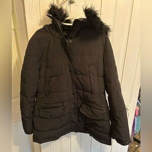 Guess women’s xl Black zip up hooded Puffer winter Jacket